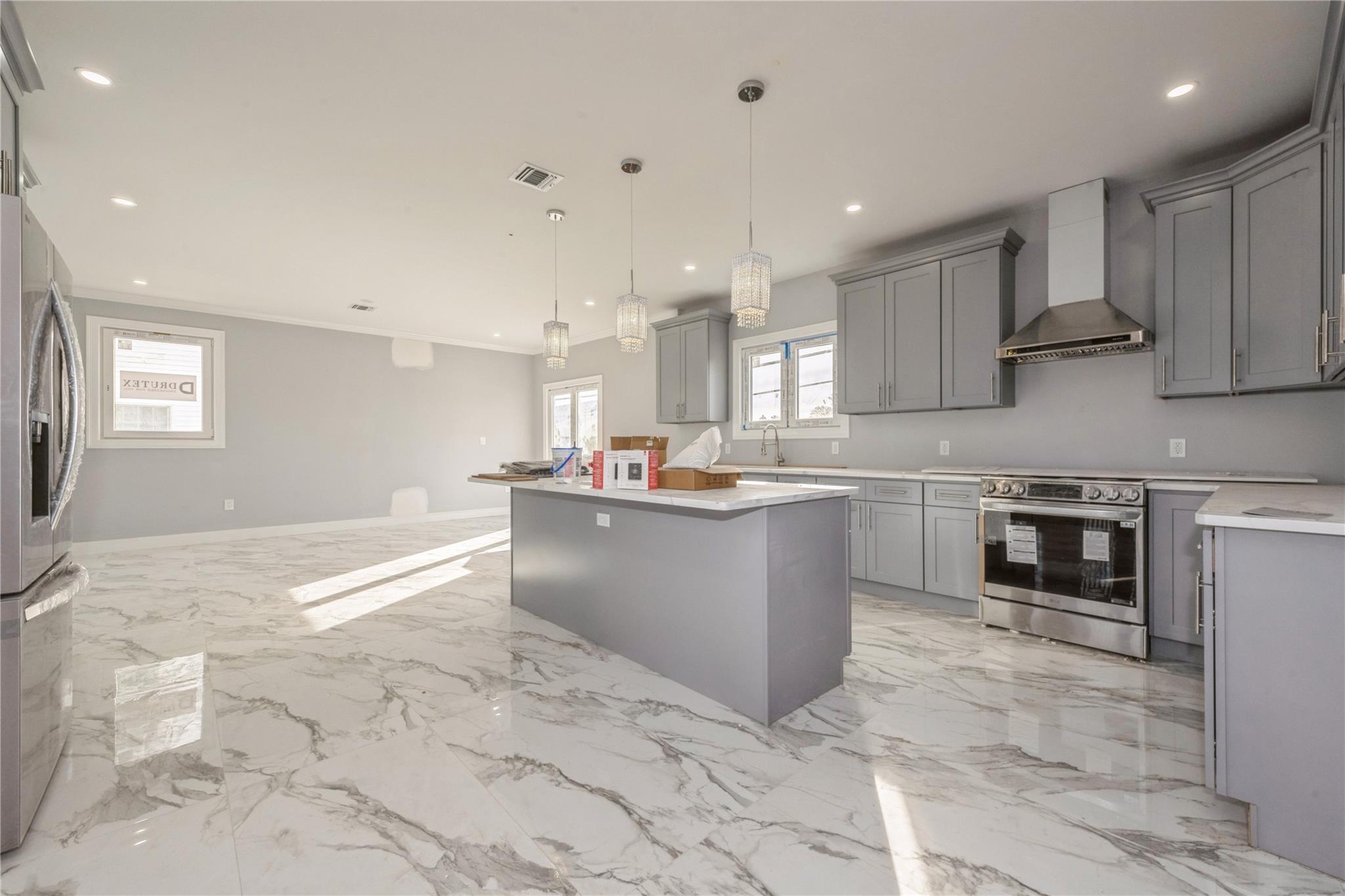 14 Bark Lane, Levittown, New York image 8