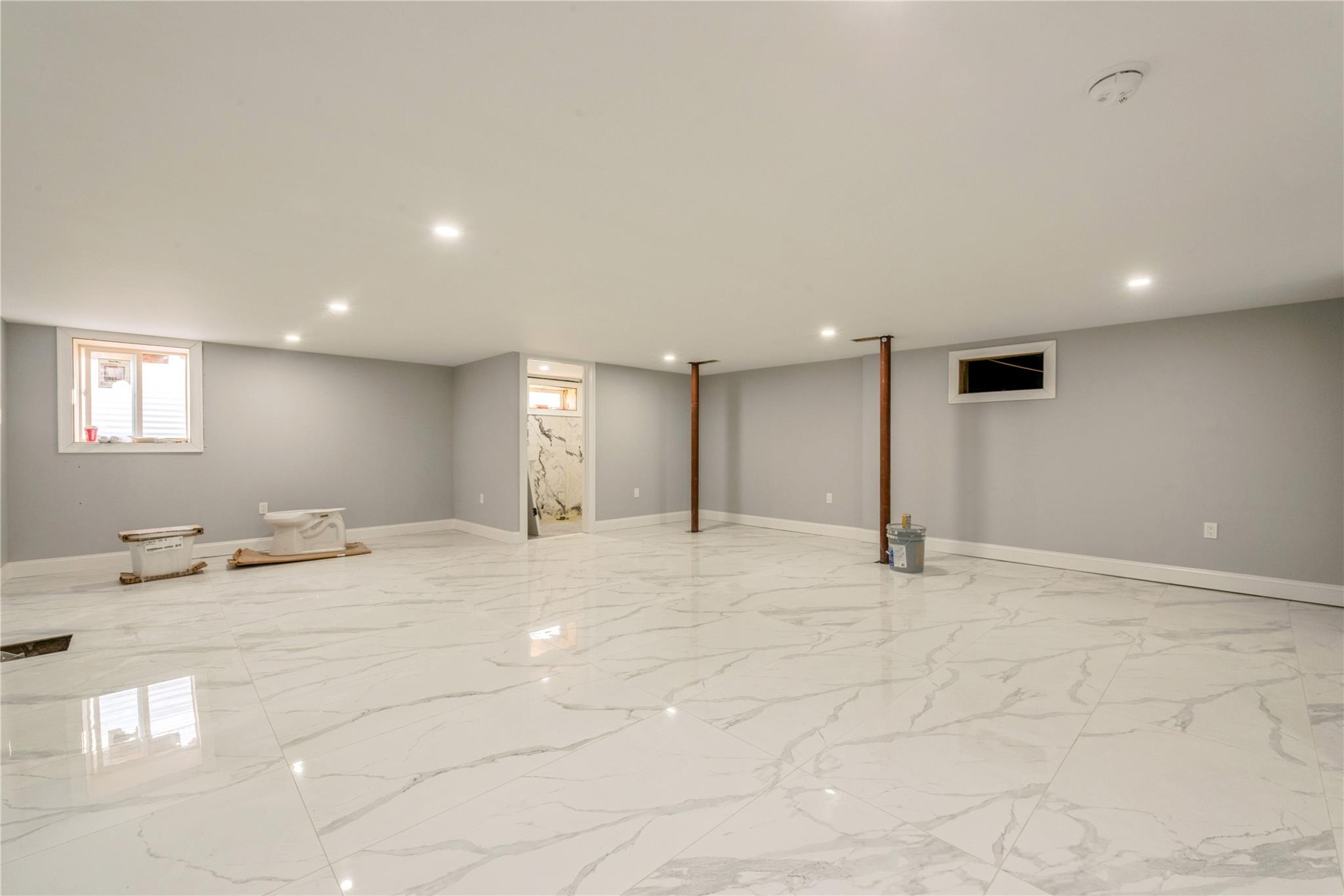 14 Bark Lane, Levittown, New York image 15