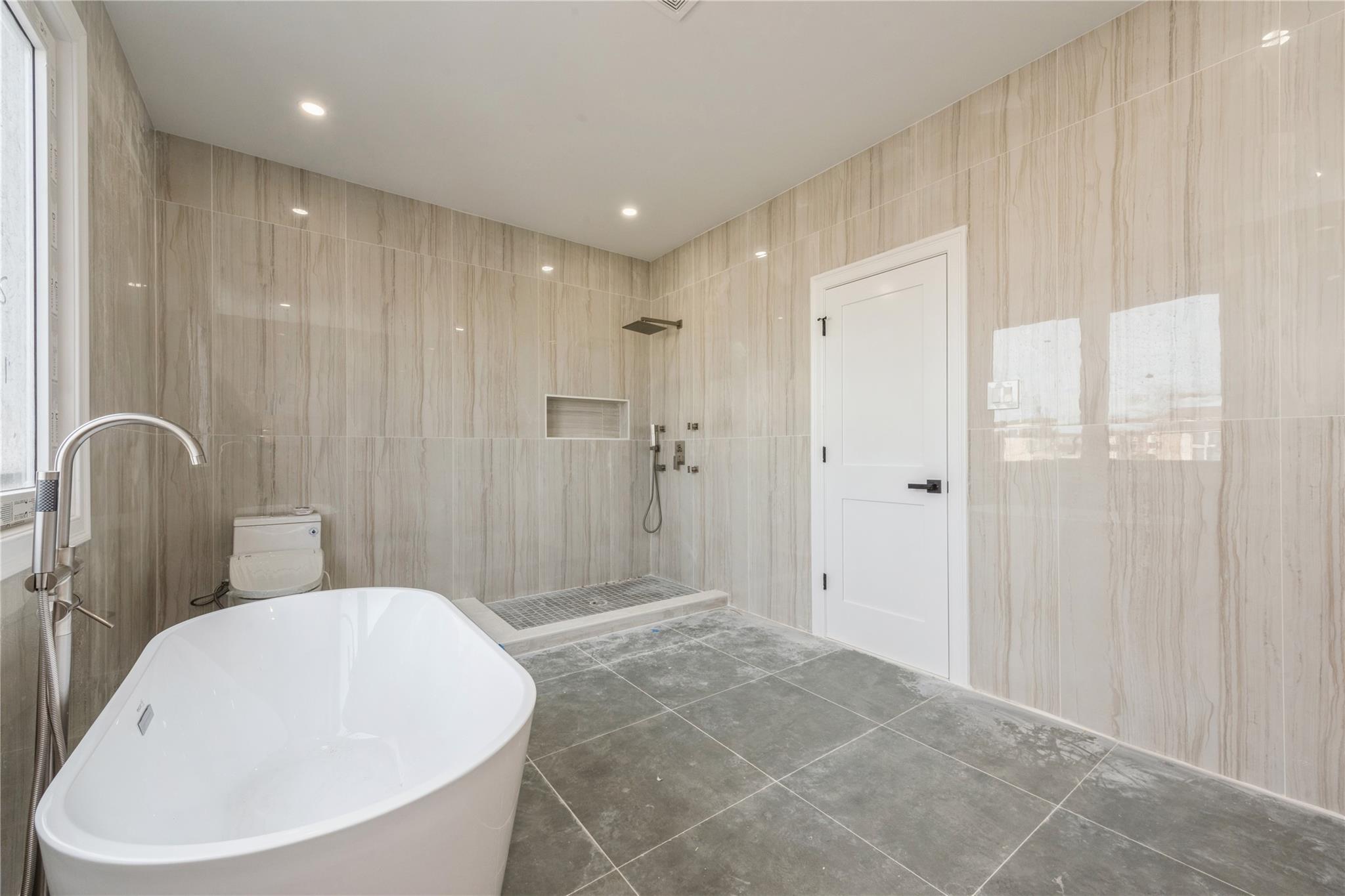 14 Bark Lane, Levittown, New York image 12