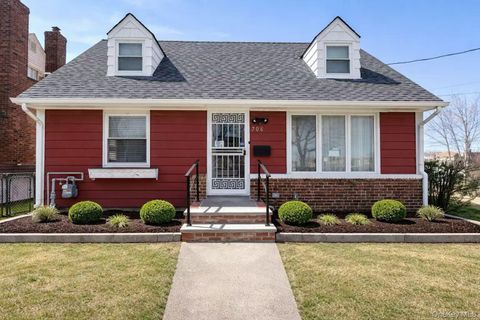 706 Leggett Place Whitestone NY 11357