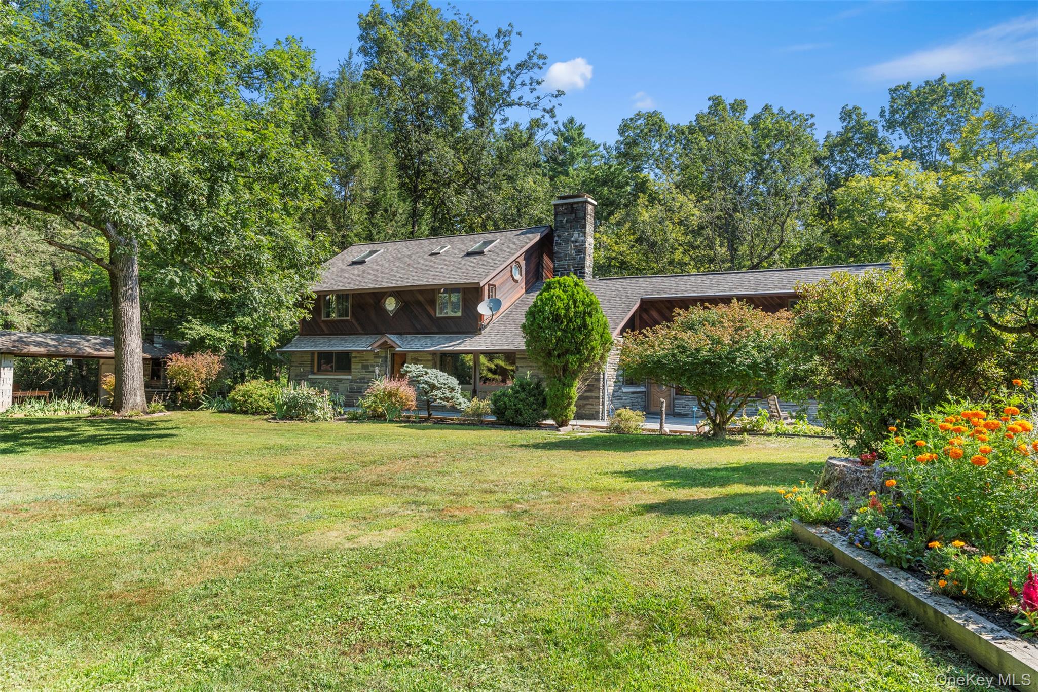 Woodstock, New York 12498, United States, 3 Bedrooms Bedrooms, ,2 BathroomsBathrooms,Residential,Active,193591