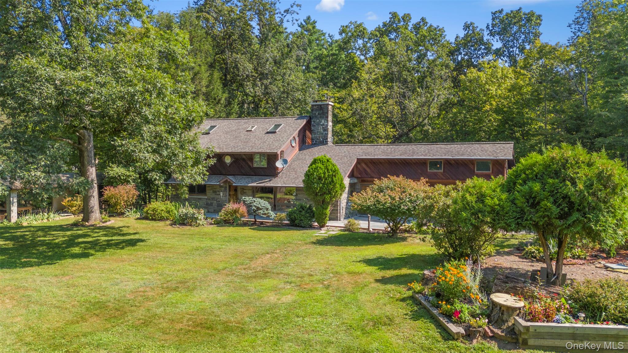 Woodstock, New York 12498, United States, 3 Bedrooms Bedrooms, ,2 BathroomsBathrooms,Residential,Active,193591