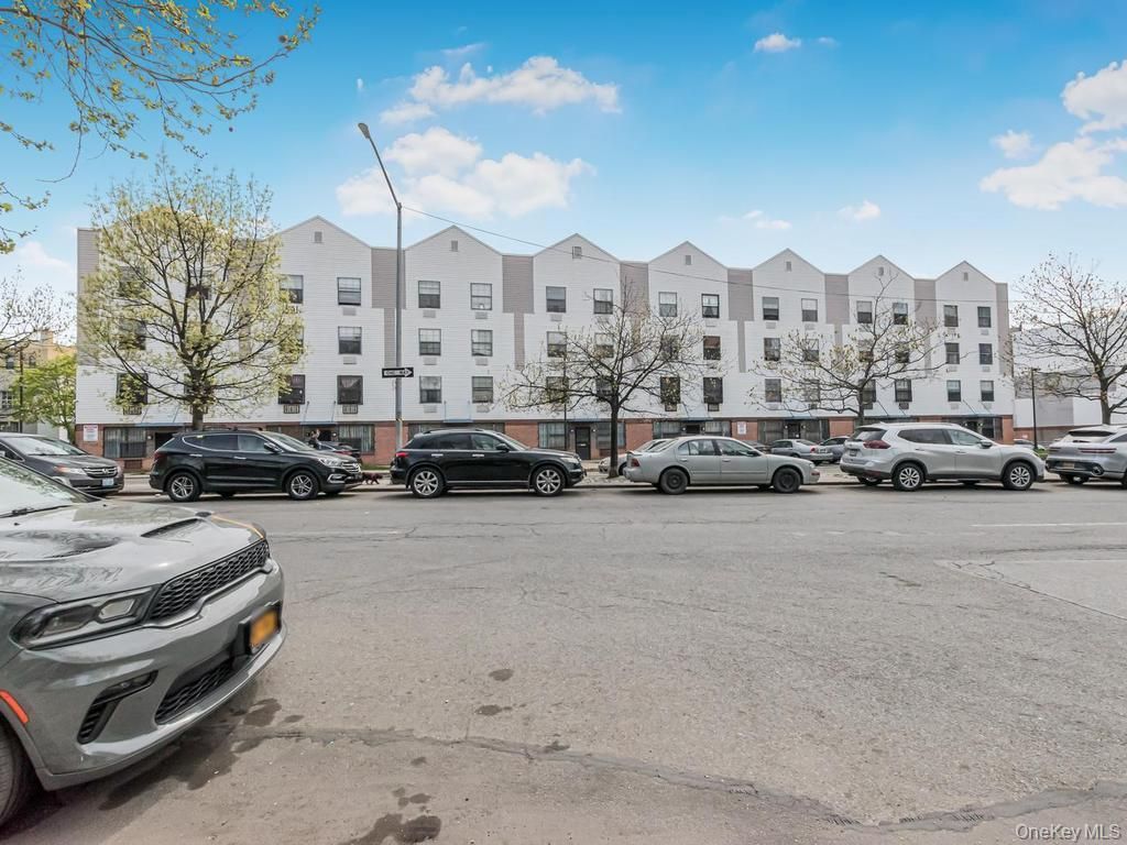 Photo of 760 Brook Avenue #55C, Bronx, NY 10451 (MLS # 987431)