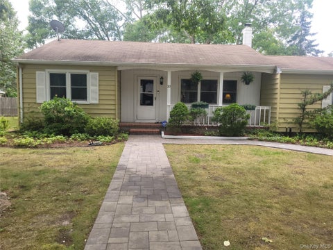 Homes For Sale - 10 Graham Road<br/> Hampton Bays, NY 11946
