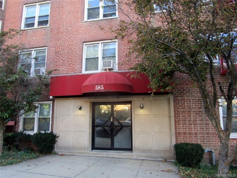 Homes For Sale - 585 Mclean Avenue #2A<br/> Westchester County, Yonkers, NY 10705
