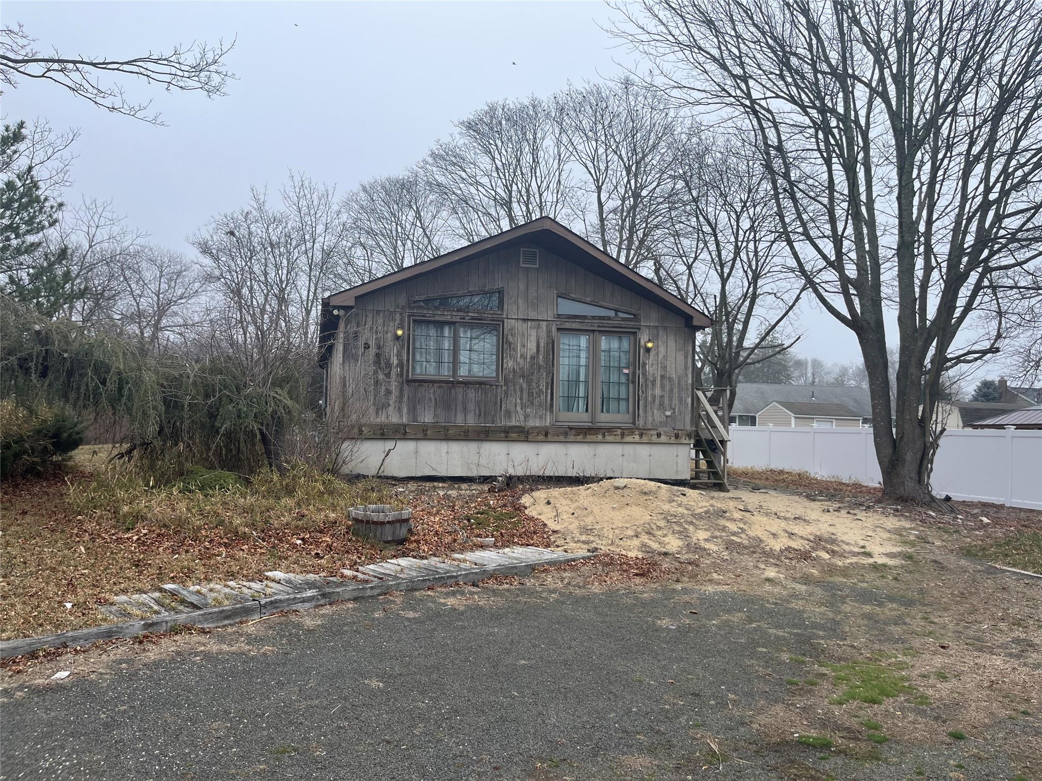 409 Bay Avenue, Patchogue, New York image 3
