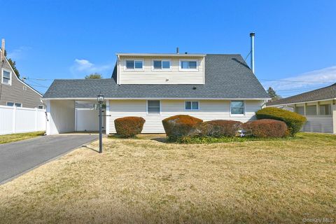 33 Robin Levittown NY 11756