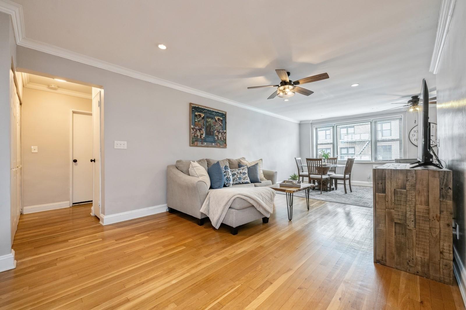3 Birchwood Court #4F, Mineola, New York image 4