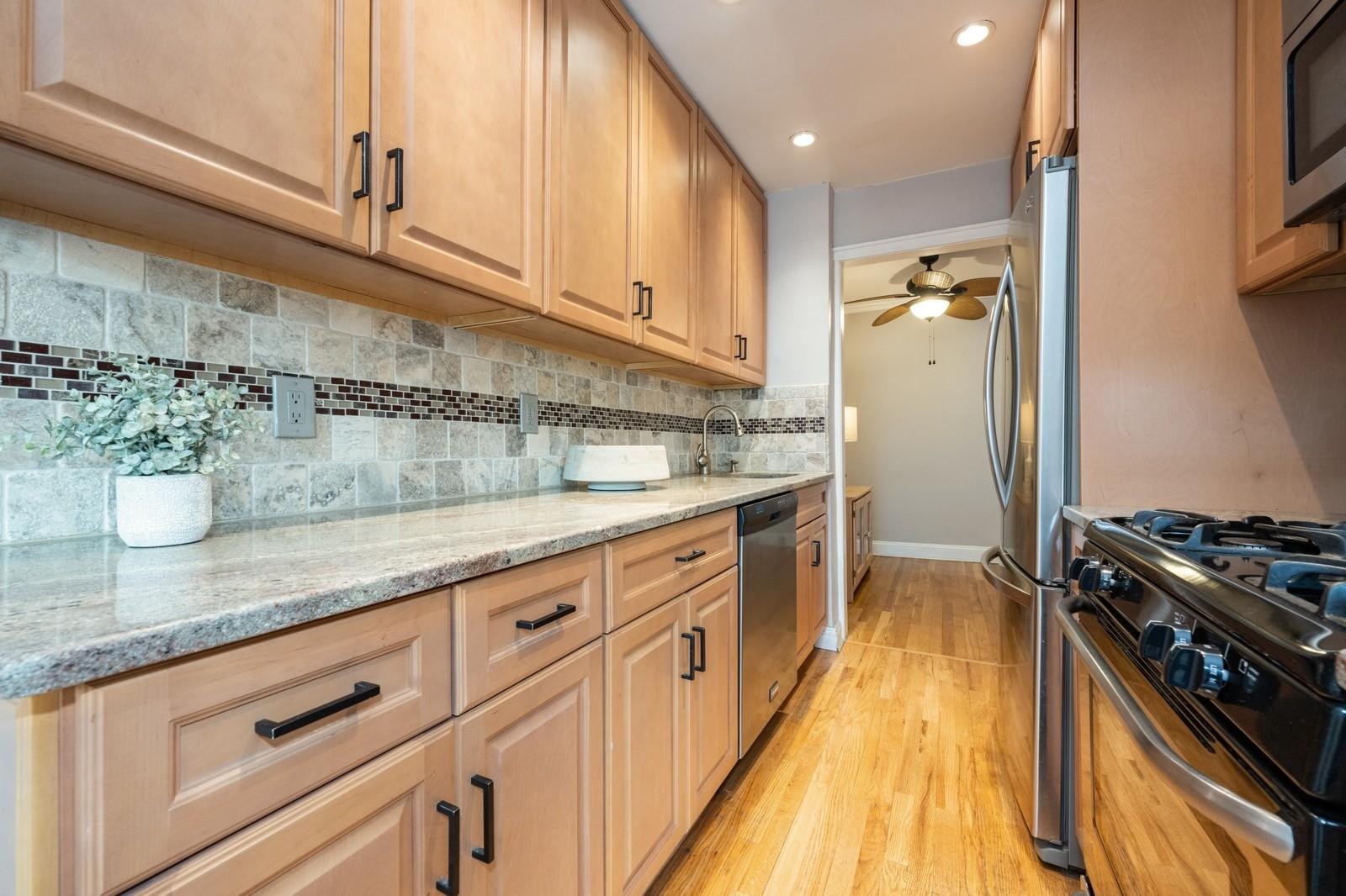 3 Birchwood Court #4F, Mineola, New York image 10