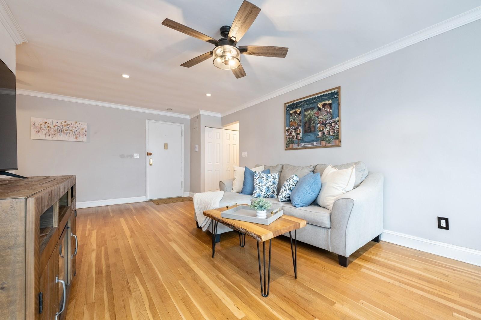 3 Birchwood Court #4F, Mineola, New York image 7