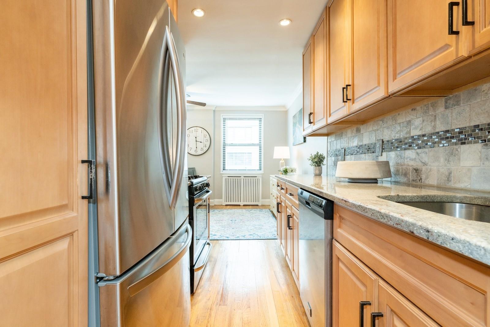 3 Birchwood Court #4F, Mineola, New York image 13