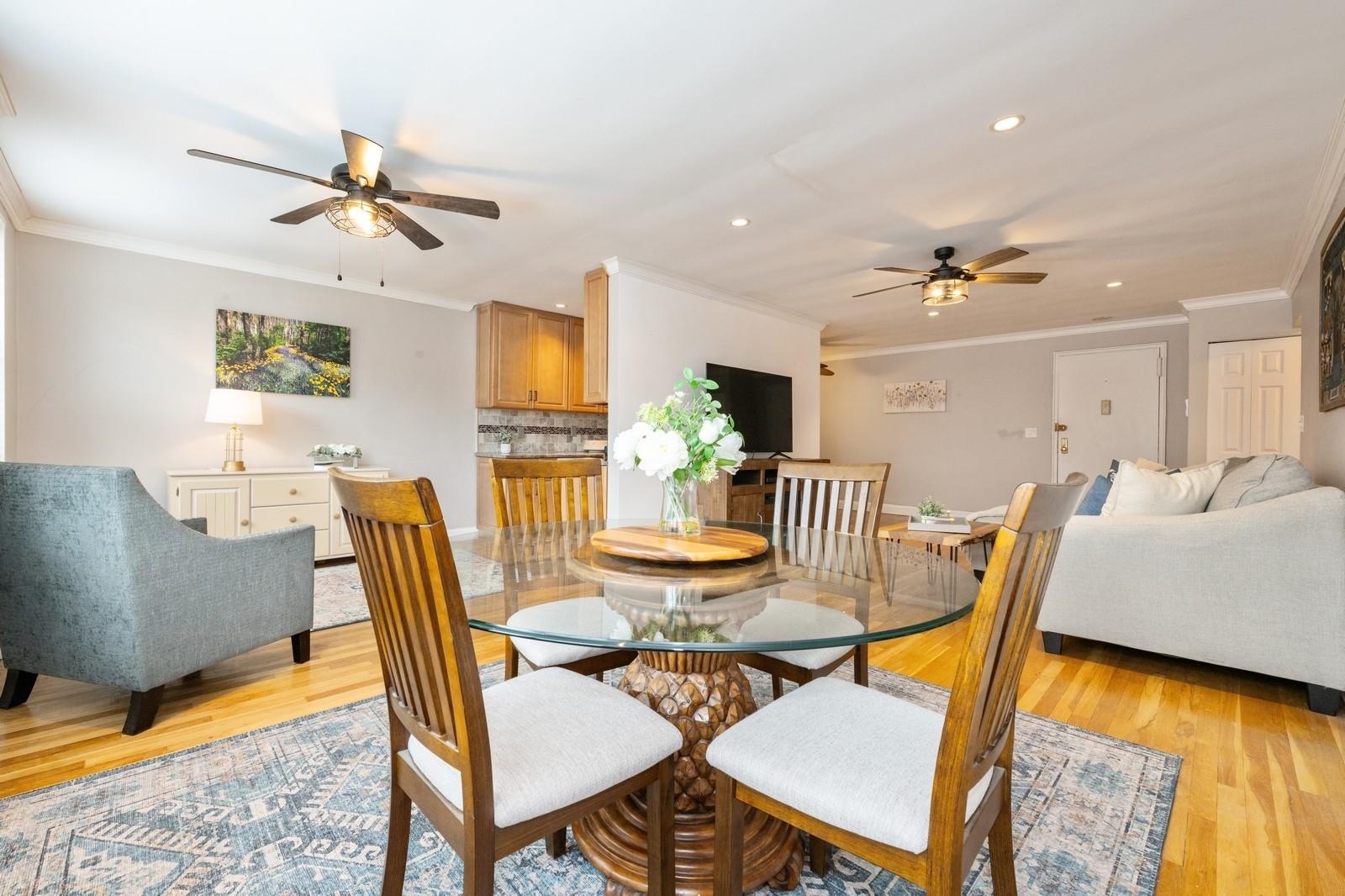 3 Birchwood Court #4F, Mineola, New York image 1
