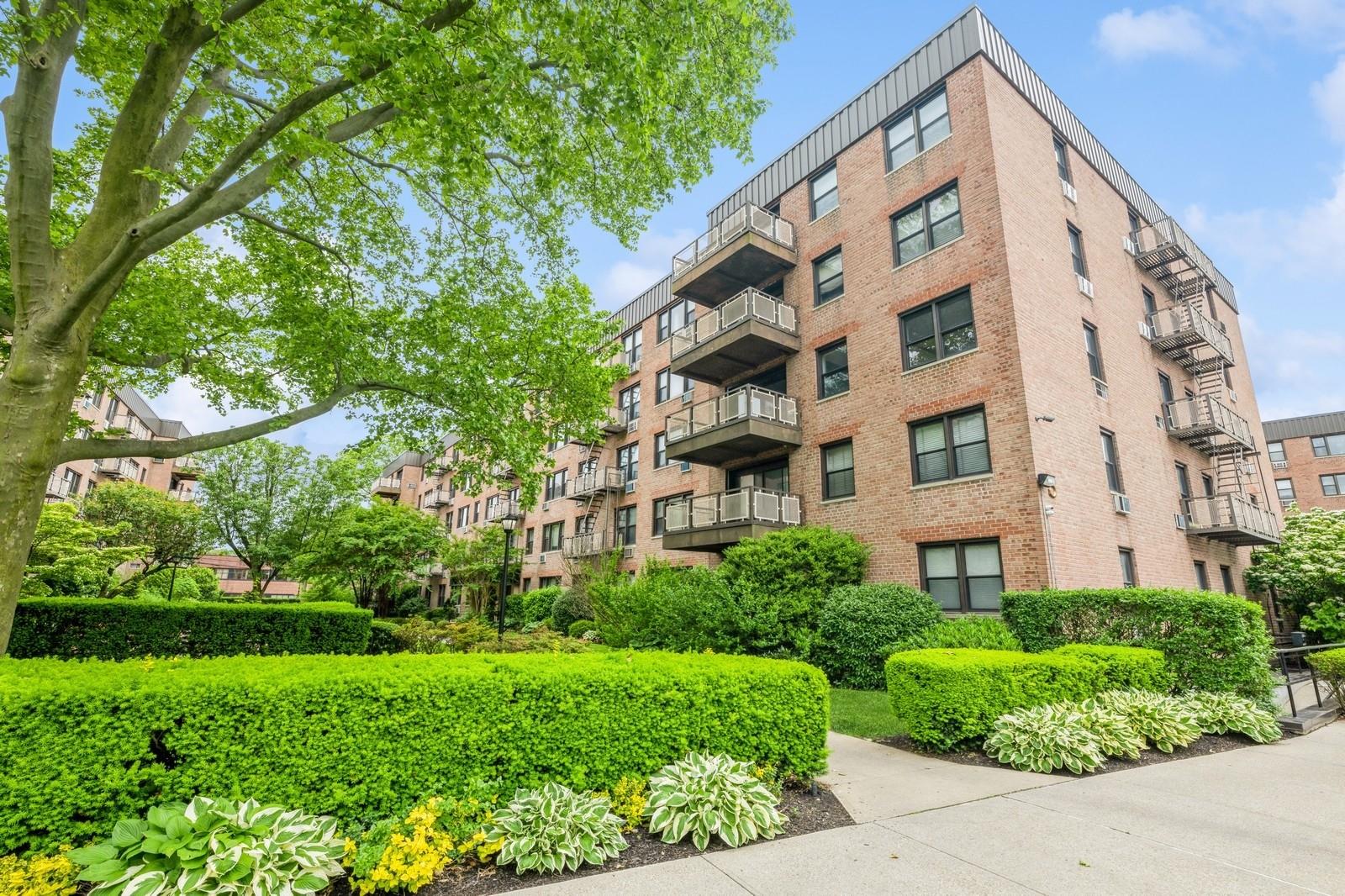 3 Birchwood Court #4F, Mineola, New York image 18