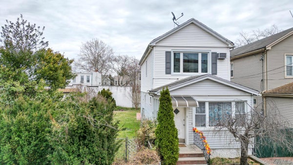 7025 71ST PL, GLENDALE, NY 11385 - Image 147604ea8a3a9f1d8e1c2dee3df3fa11/3815520342