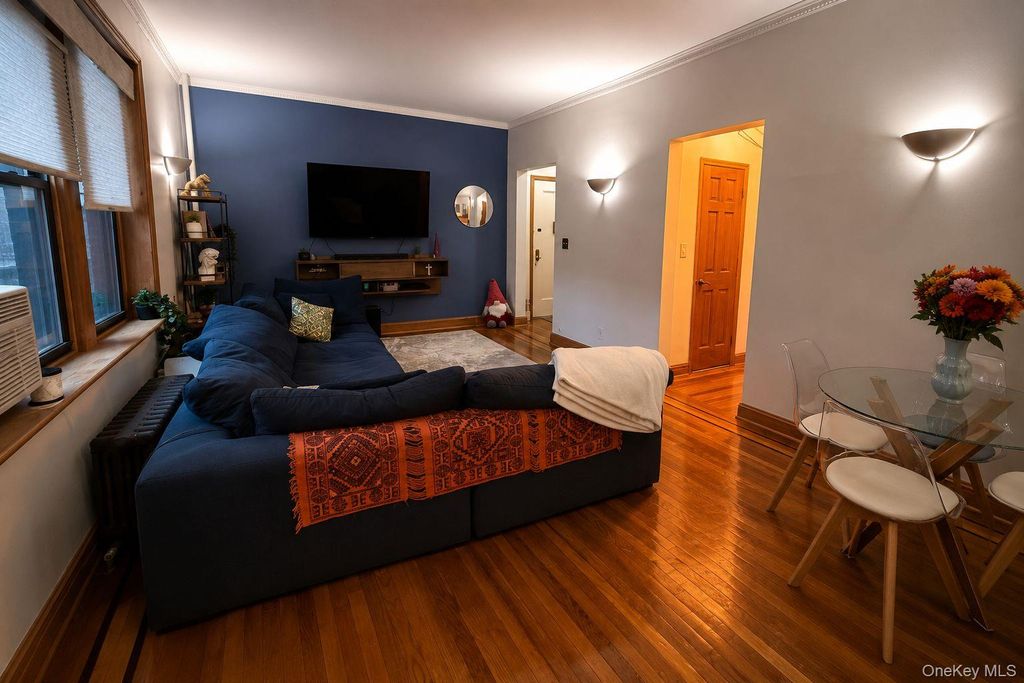 Photo of 16015 Powells Cove Blvd BLVD #C7, Whitestone, NY 11357 (MLS # 999018)