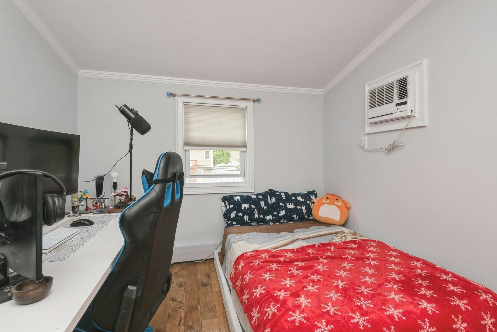 32 Peony Road, Levittown, New York image 24