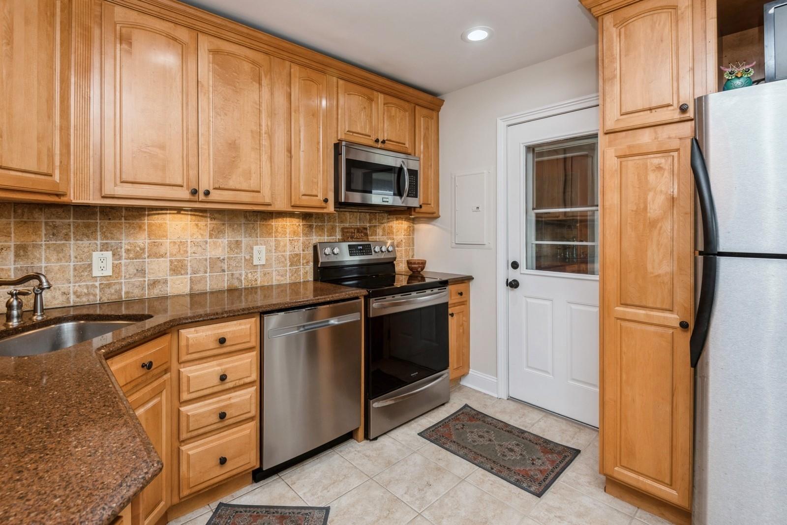 32 Peony Road, Levittown, New York image 3