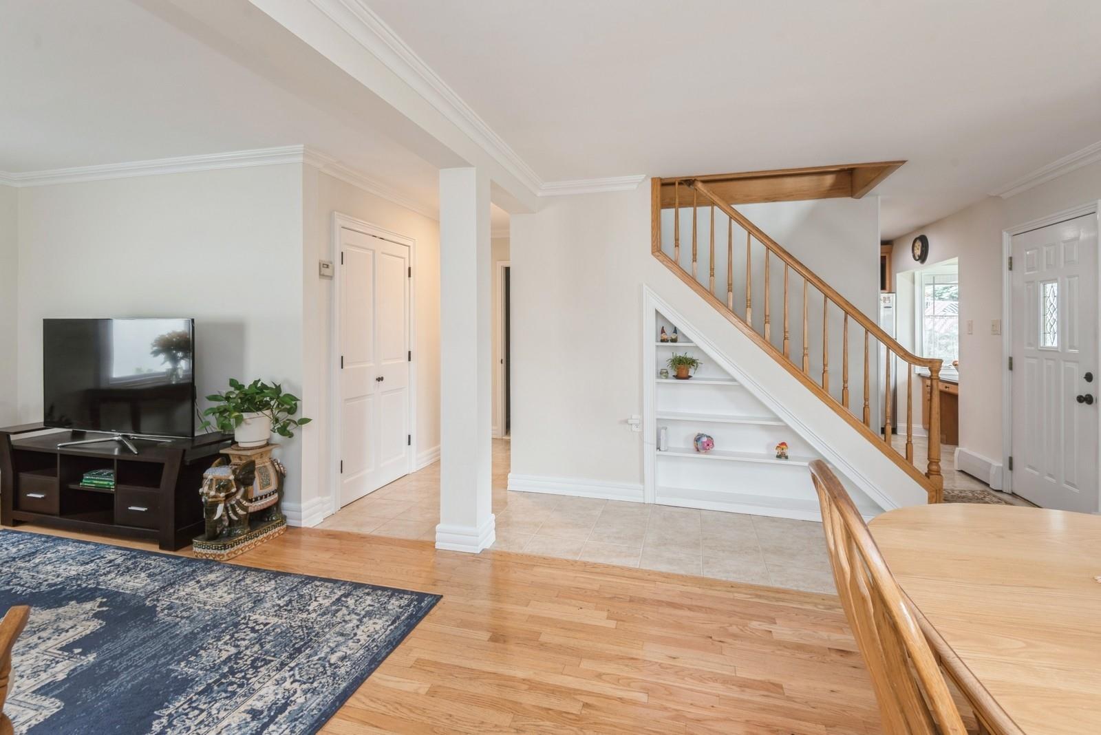 32 Peony Road, Levittown, New York image 13