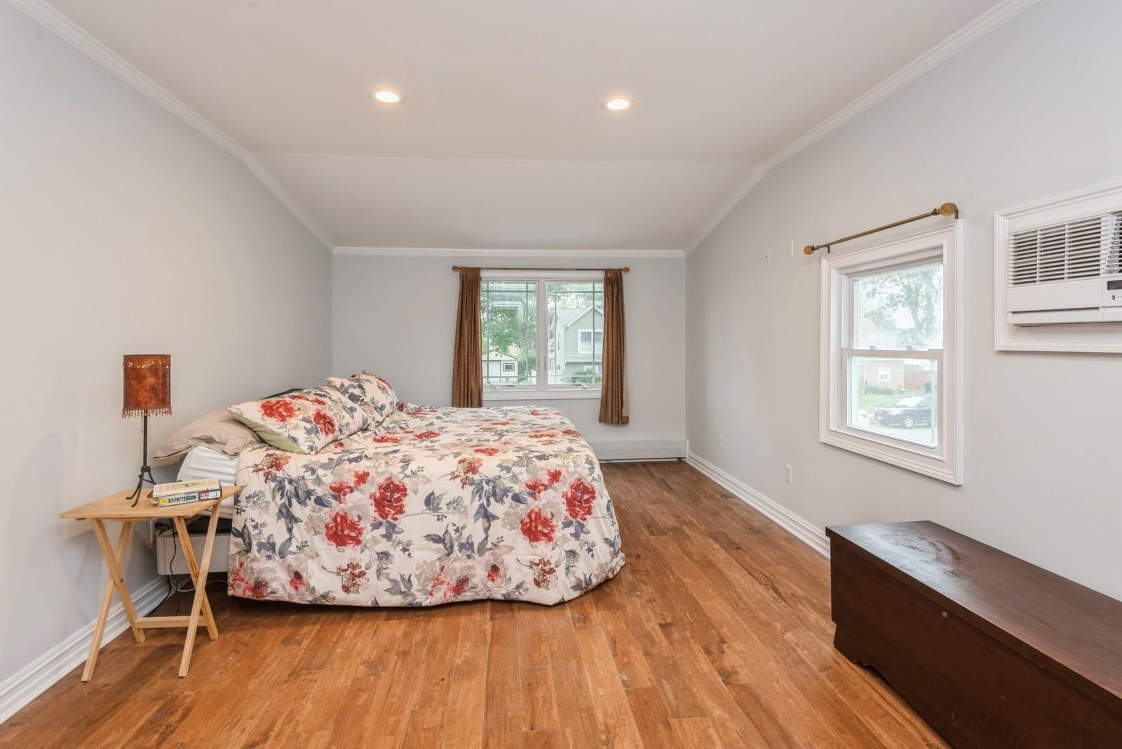 32 Peony Road, Levittown, New York image 28