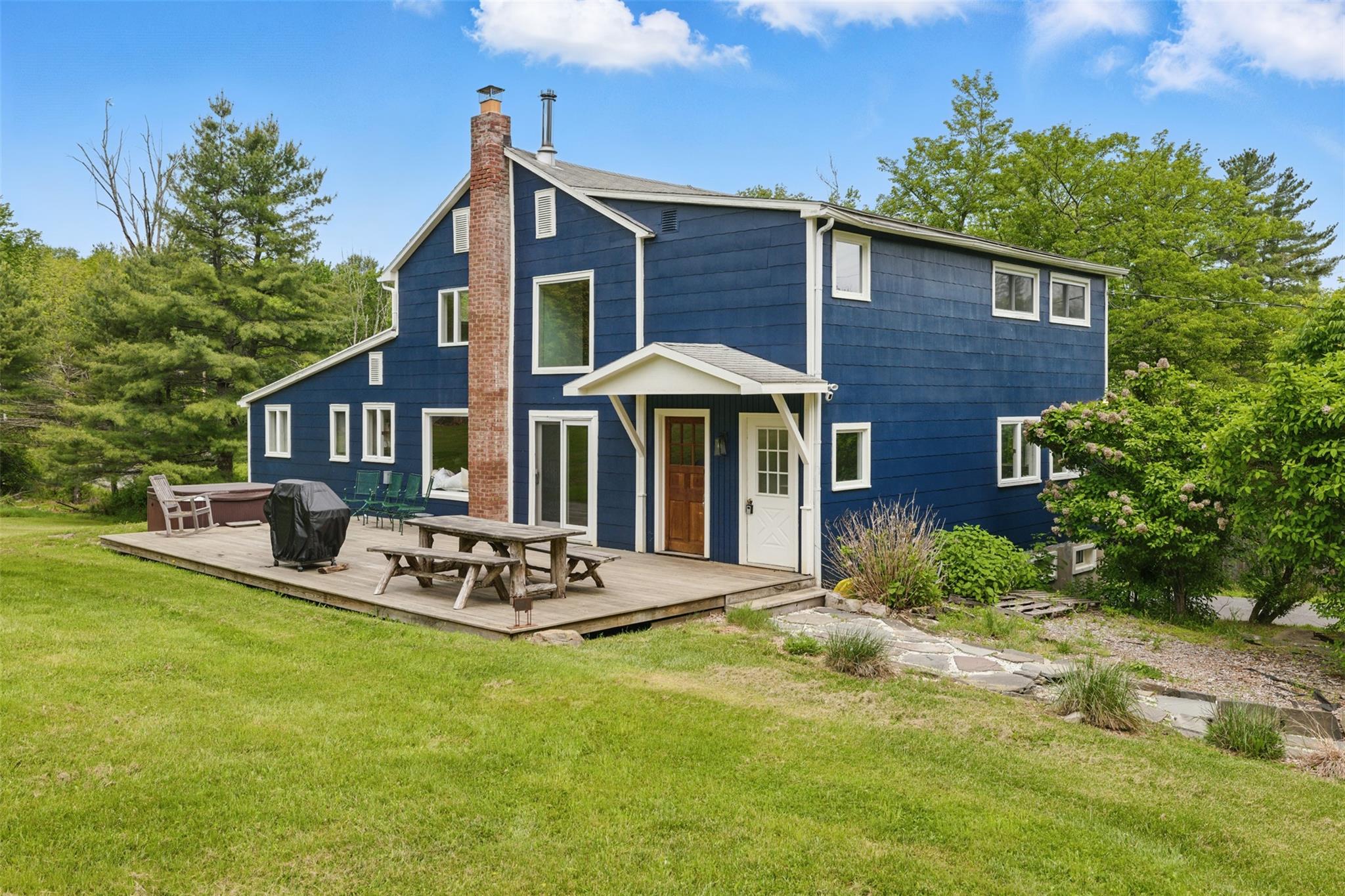 Schroon Hill Road, Kerhonkson, New York - 4 Bedrooms  
2 Bathrooms  
13 Rooms - 