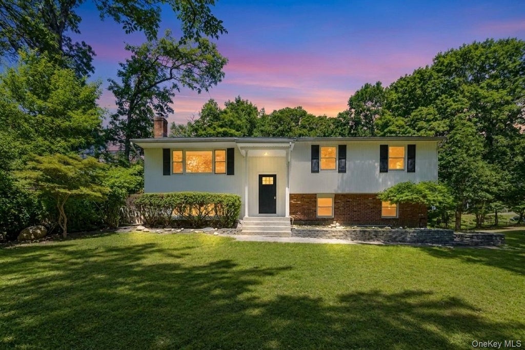 Photo of 42 Noahs Path, Rocky Point, NY 11778 (MLS # 1041752)