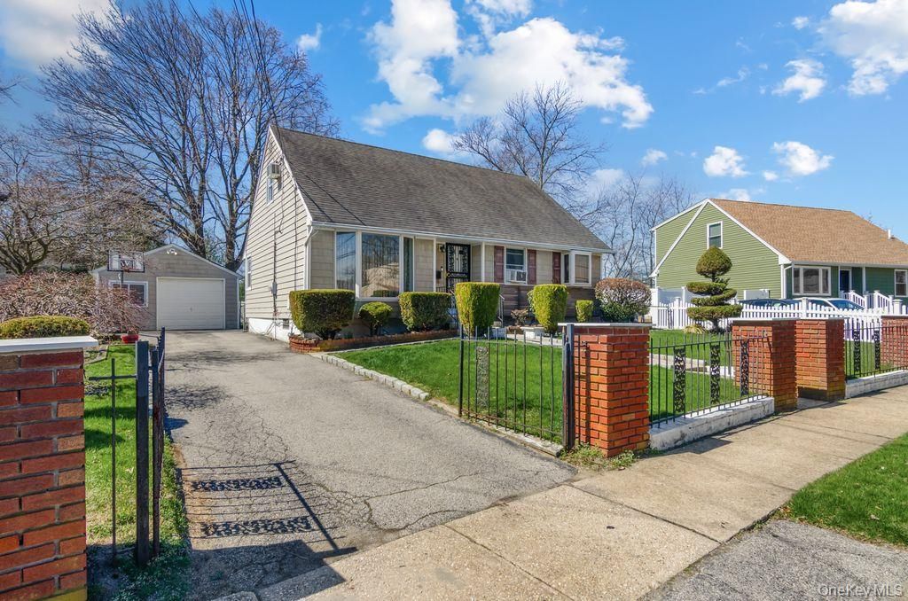 Photo of 5 S Ronald Drive S, Amityville, NY 11701 (MLS # 992611)