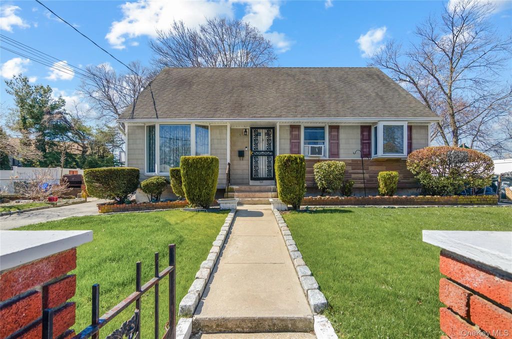 Photo of 5 S Ronald Drive S, Amityville, NY 11701 (MLS # 992611)