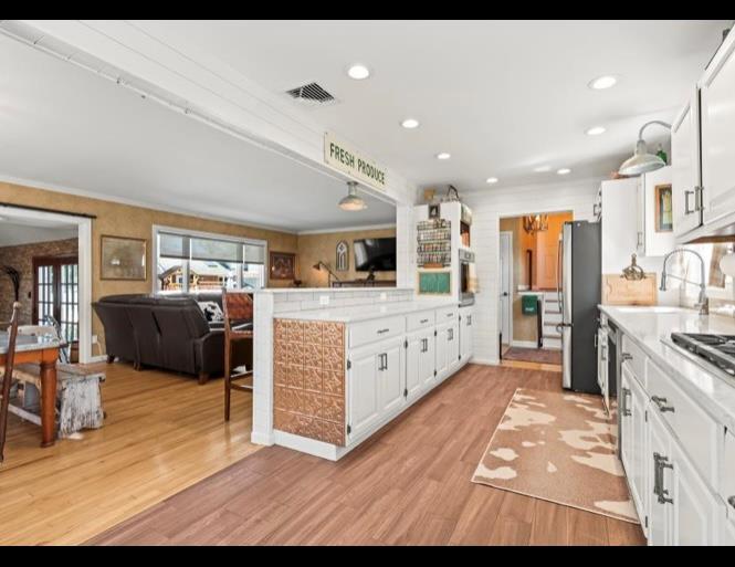 66 Herbert Avenue, Massapequa Park, New York image 9