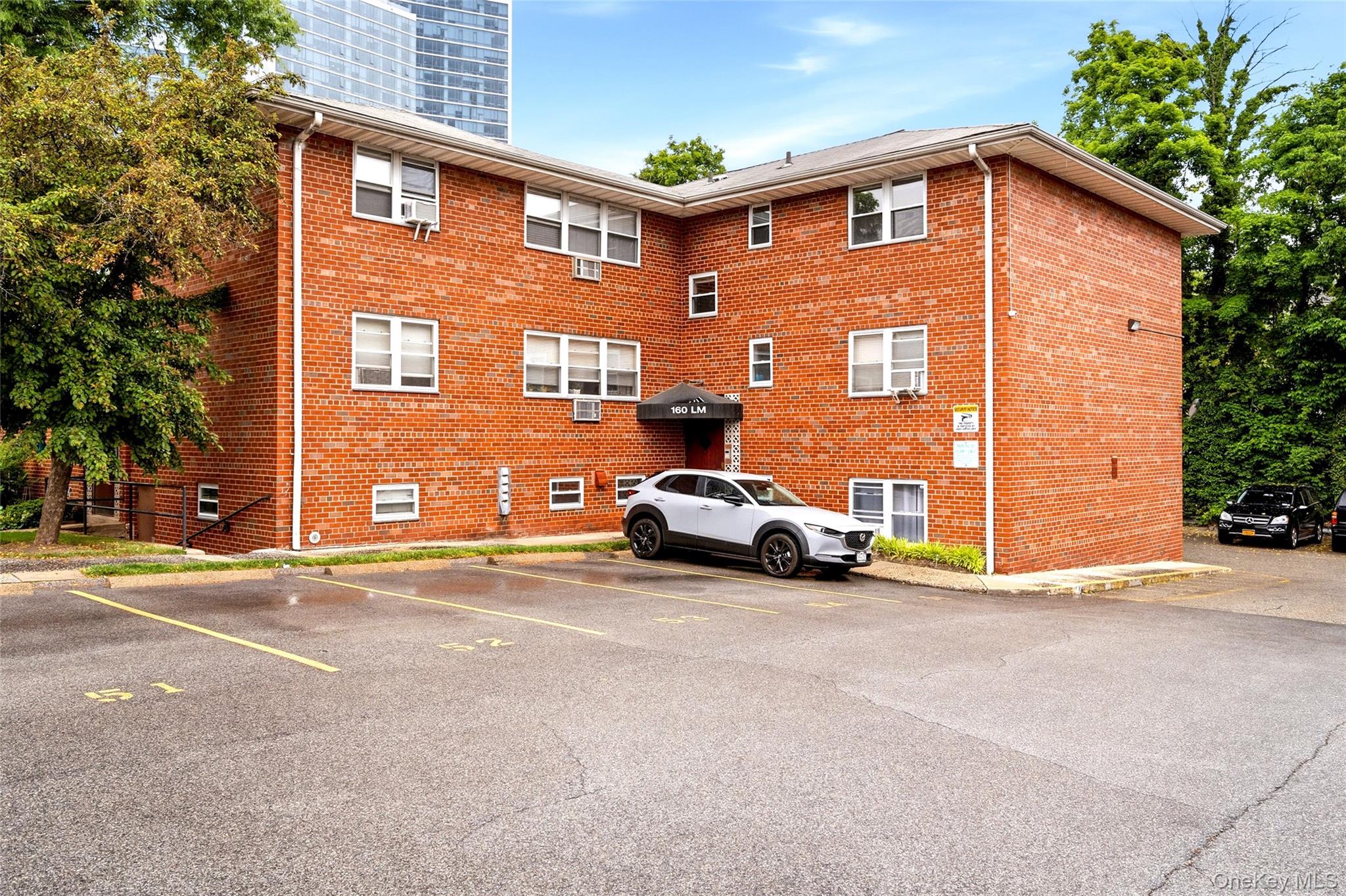 160 Centre Avenue 3M