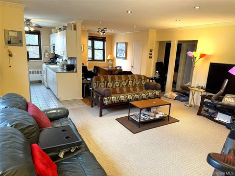 245-48 62nd Avenue Unit Upper 2\/3BR, Douglaston, NY 11362 - MLS#: 939933