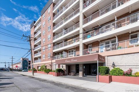 Photo of 55 Monroe Blvd #3-P, Long Beach, NY 11561 (MLS # 920735)