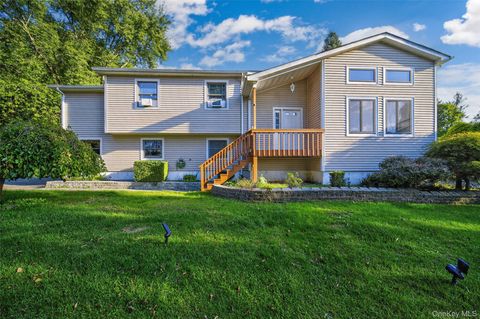Photo of 916 Route 216, Poughquag, NY 12570 (MLS # 920726)