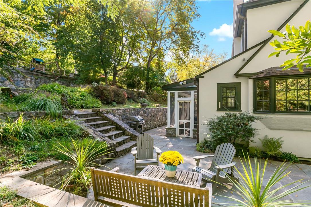 588 Scarborough Road, Briarcliff Manor, New York image 2
