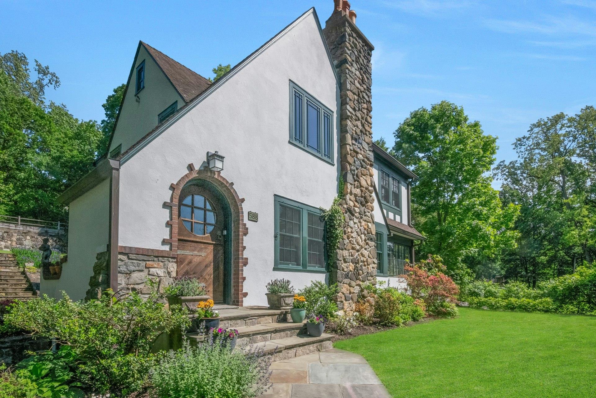 588 Scarborough Road, Briarcliff Manor, New York image 44