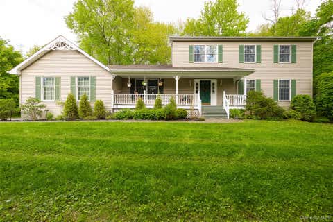 Homes For Sale - 11 Trotter Lane<br/> Poughkeepsie, NY 12603