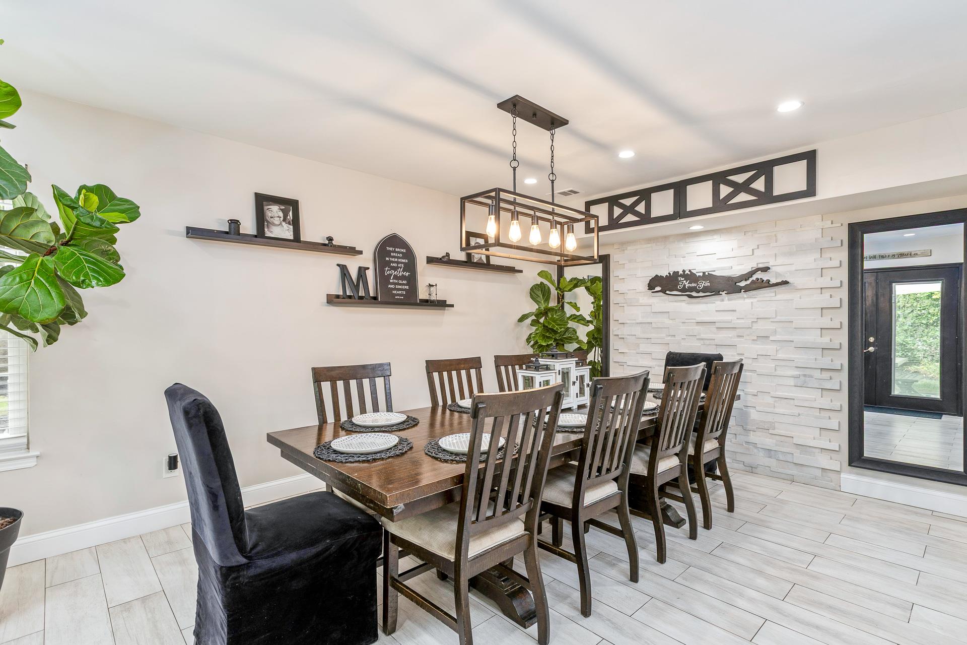 11 Samantha Drive, Coram, New York image 8
