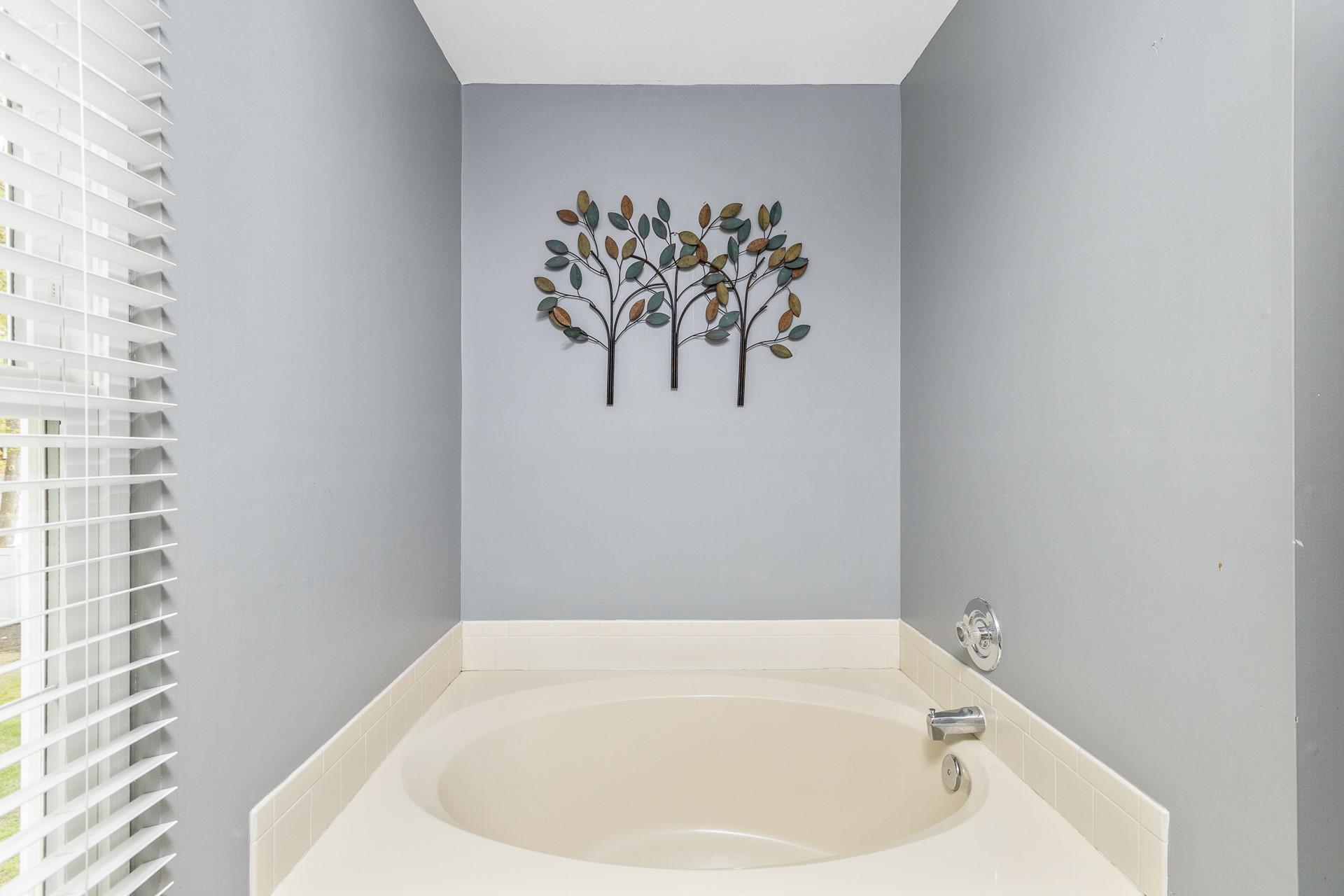 11 Samantha Drive, Coram, New York image 22