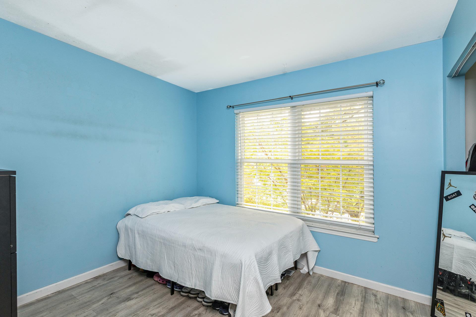 11 Samantha Drive, Coram, New York image 23