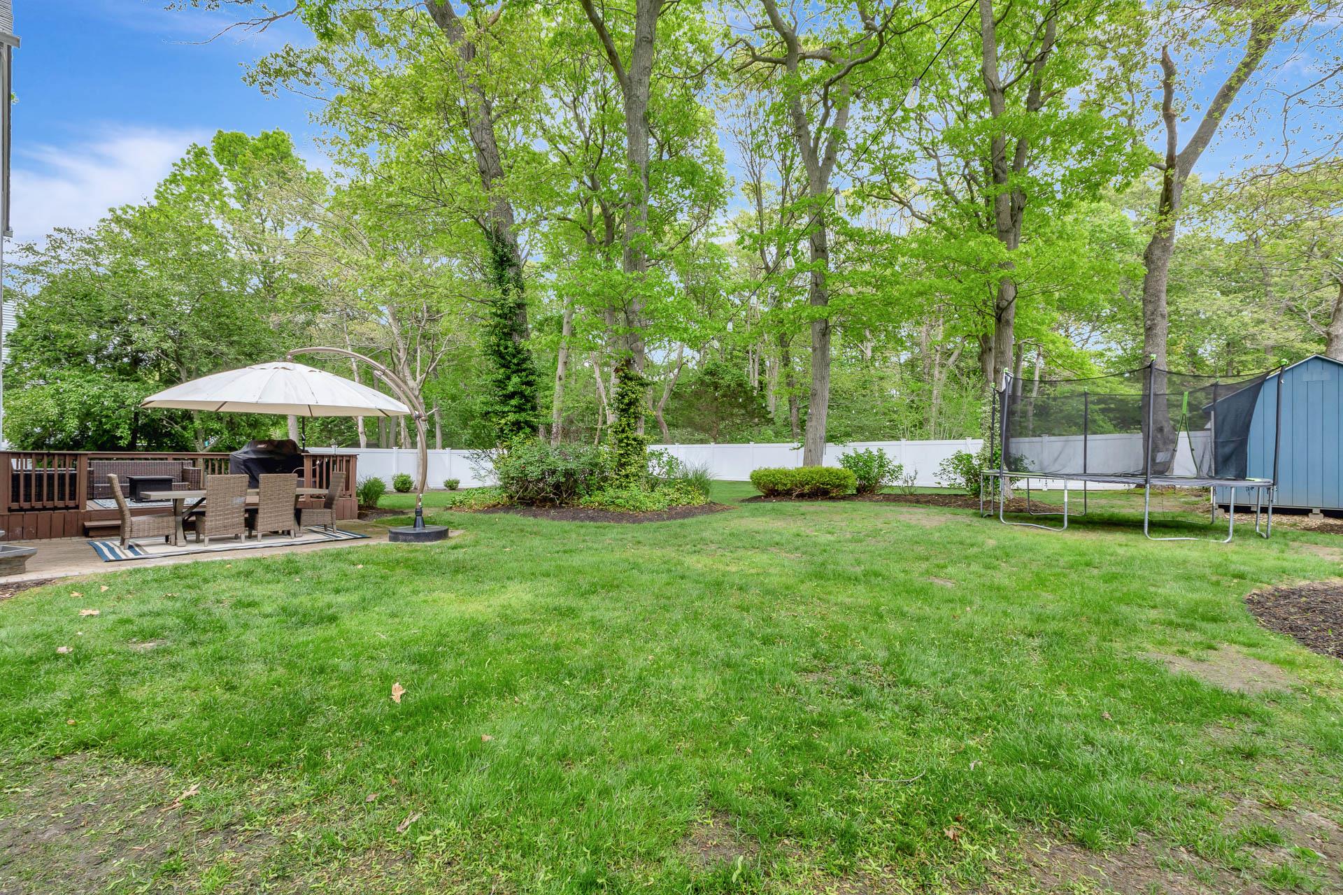 11 Samantha Drive, Coram, New York image 27
