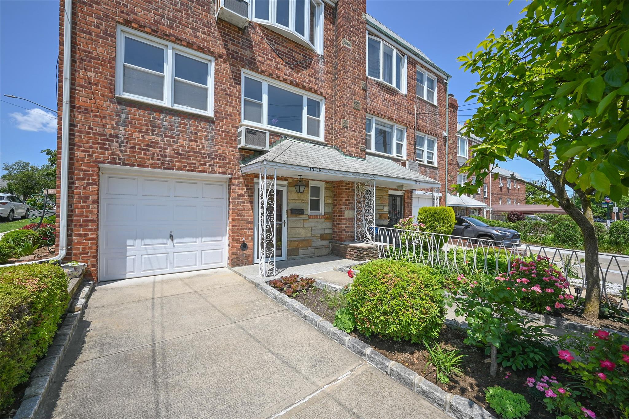 1918 Utopia Parkway