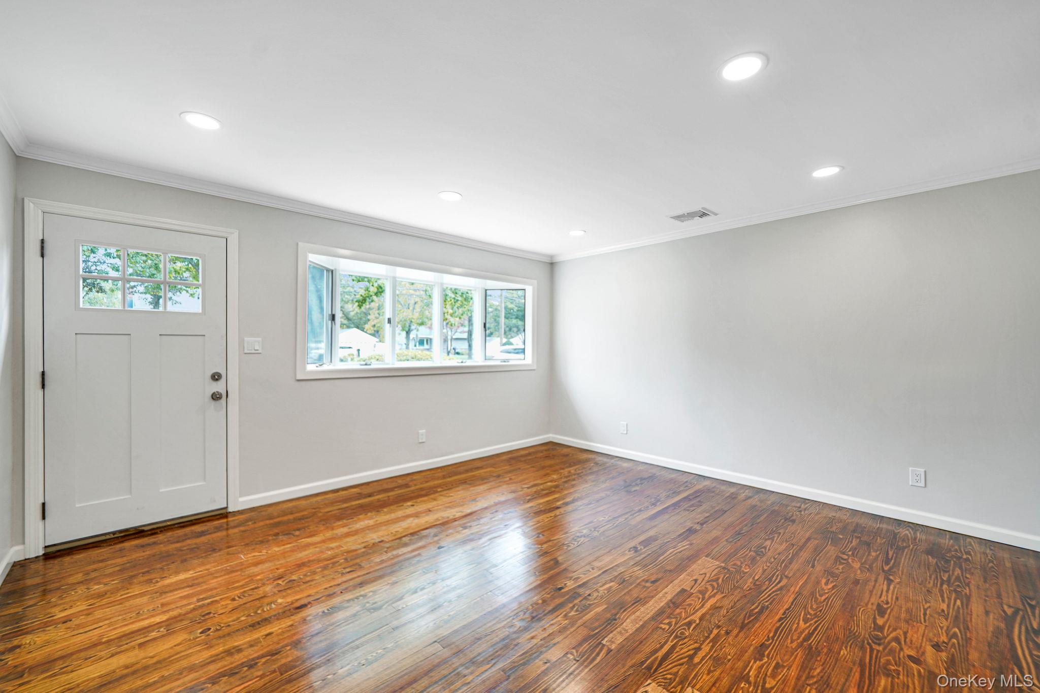 1039 Joselson Avenue