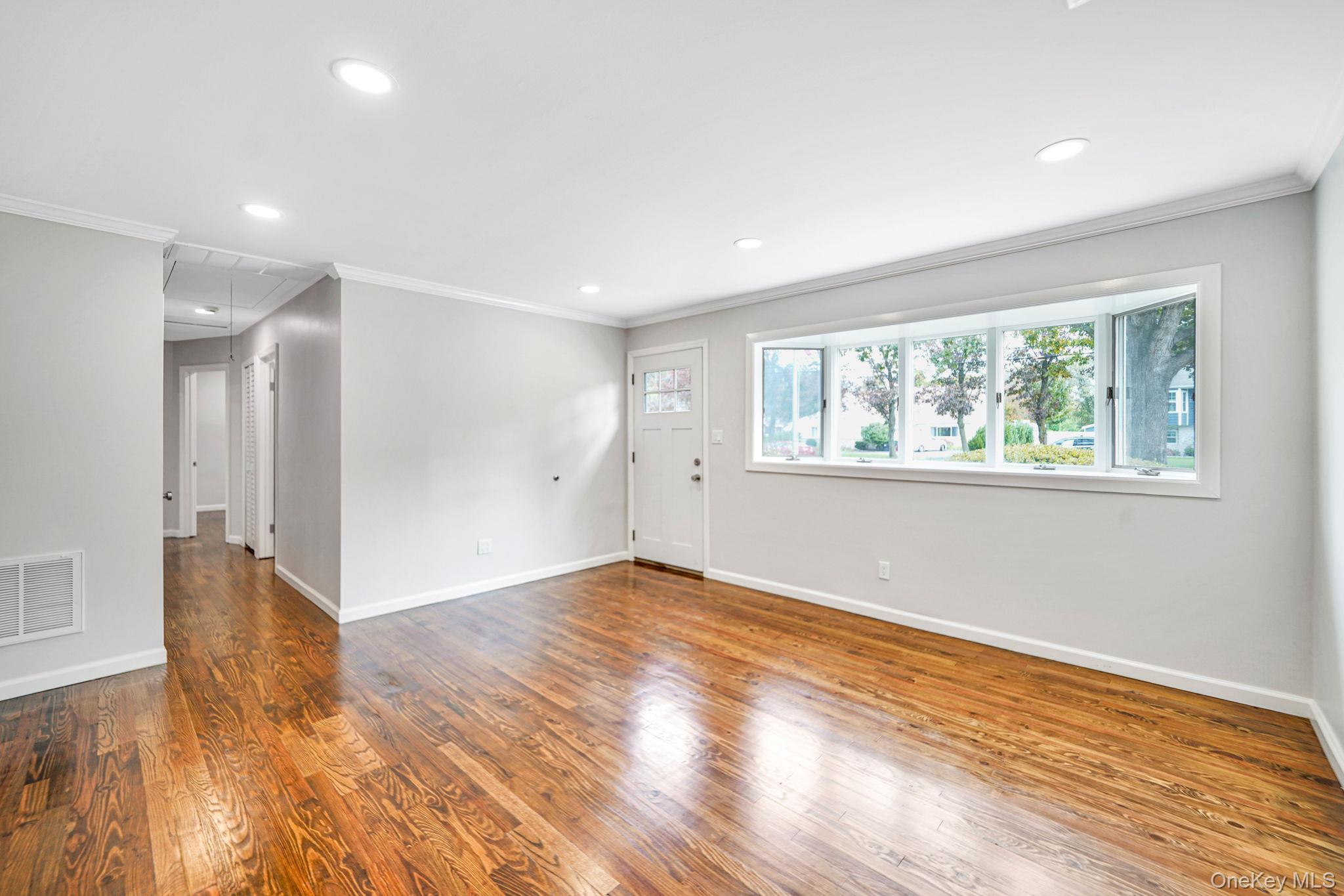 1039 Joselson Avenue