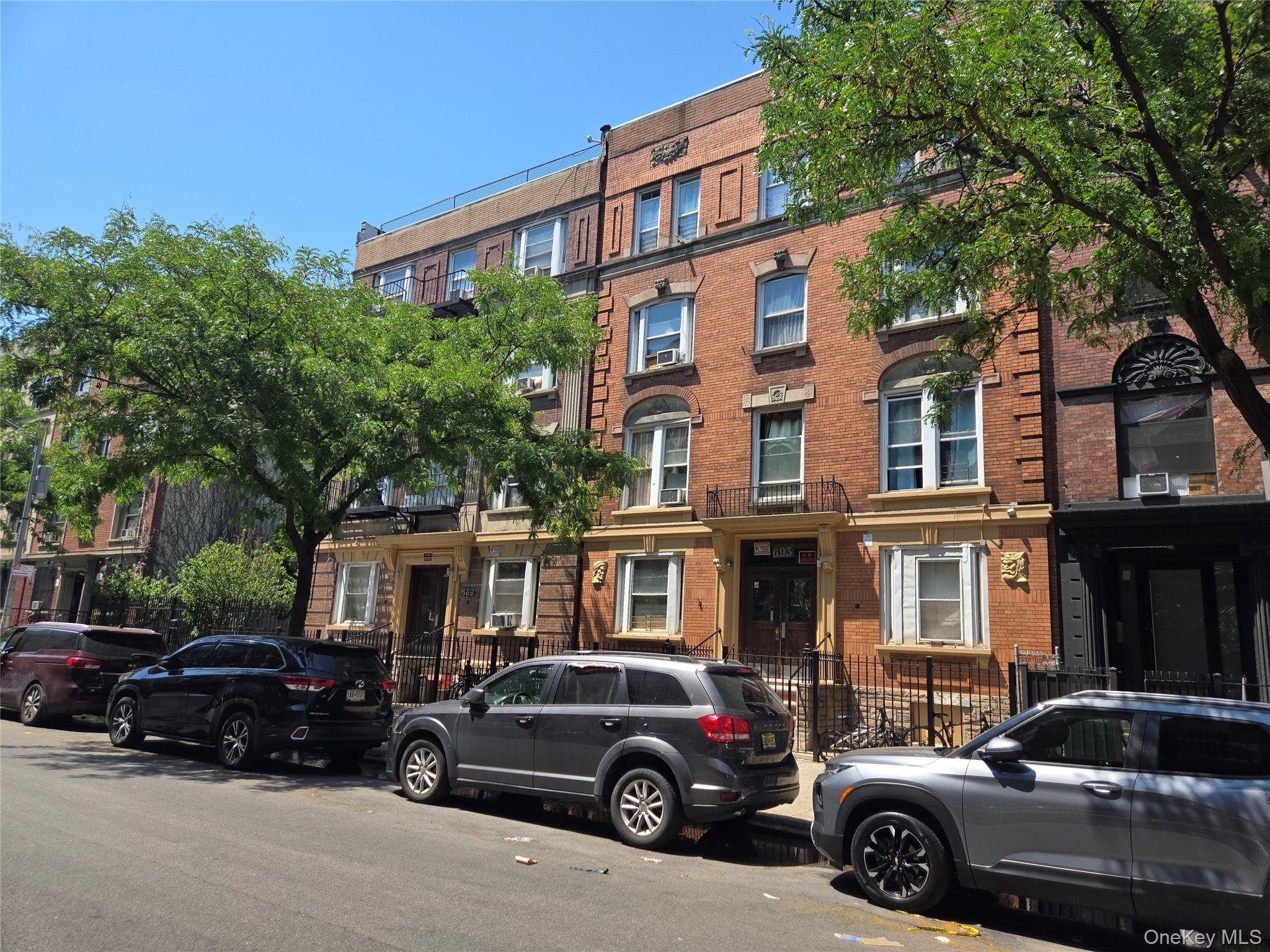 689 & 693 Beck Street