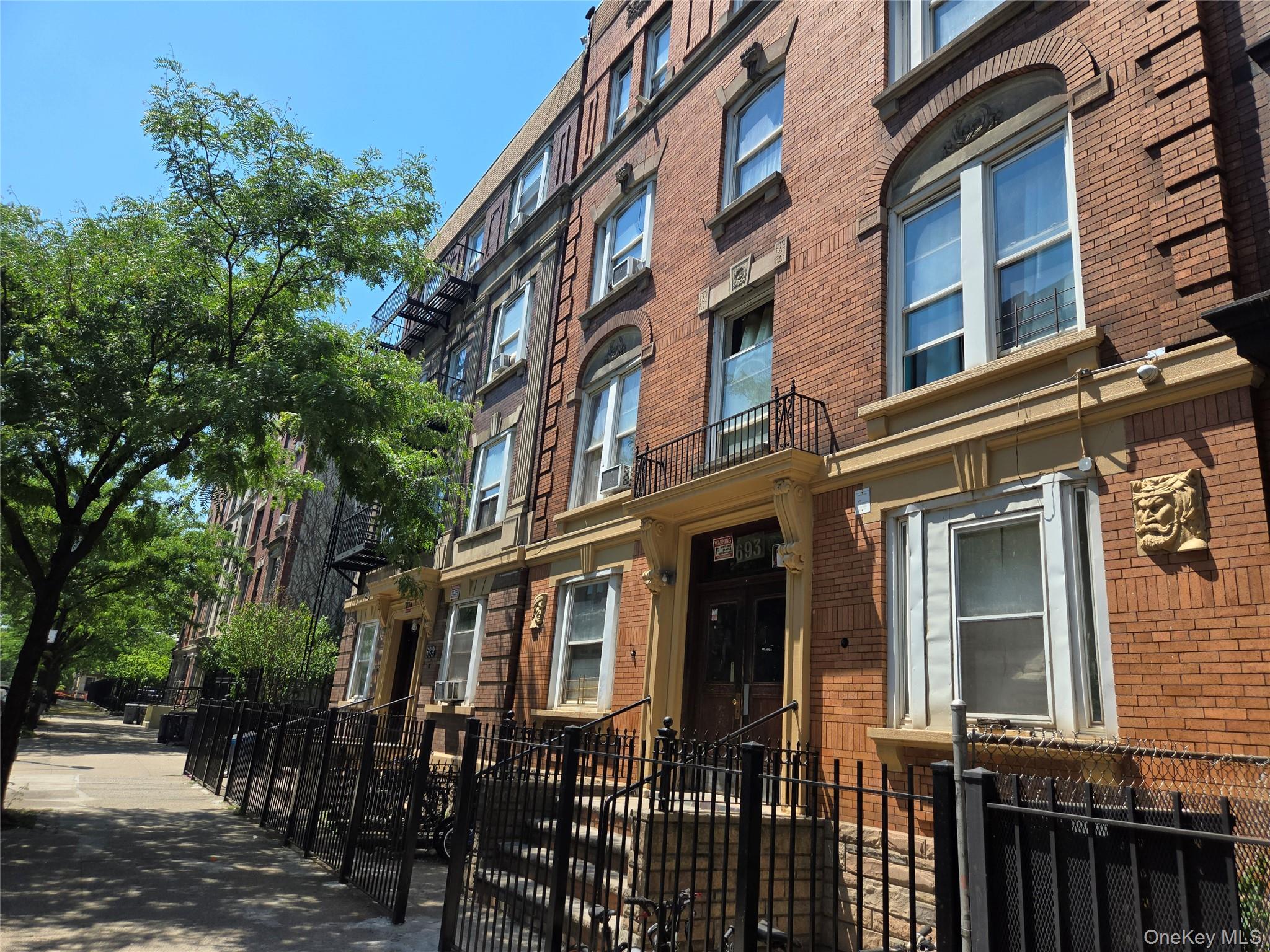 689 & 693 Beck Street