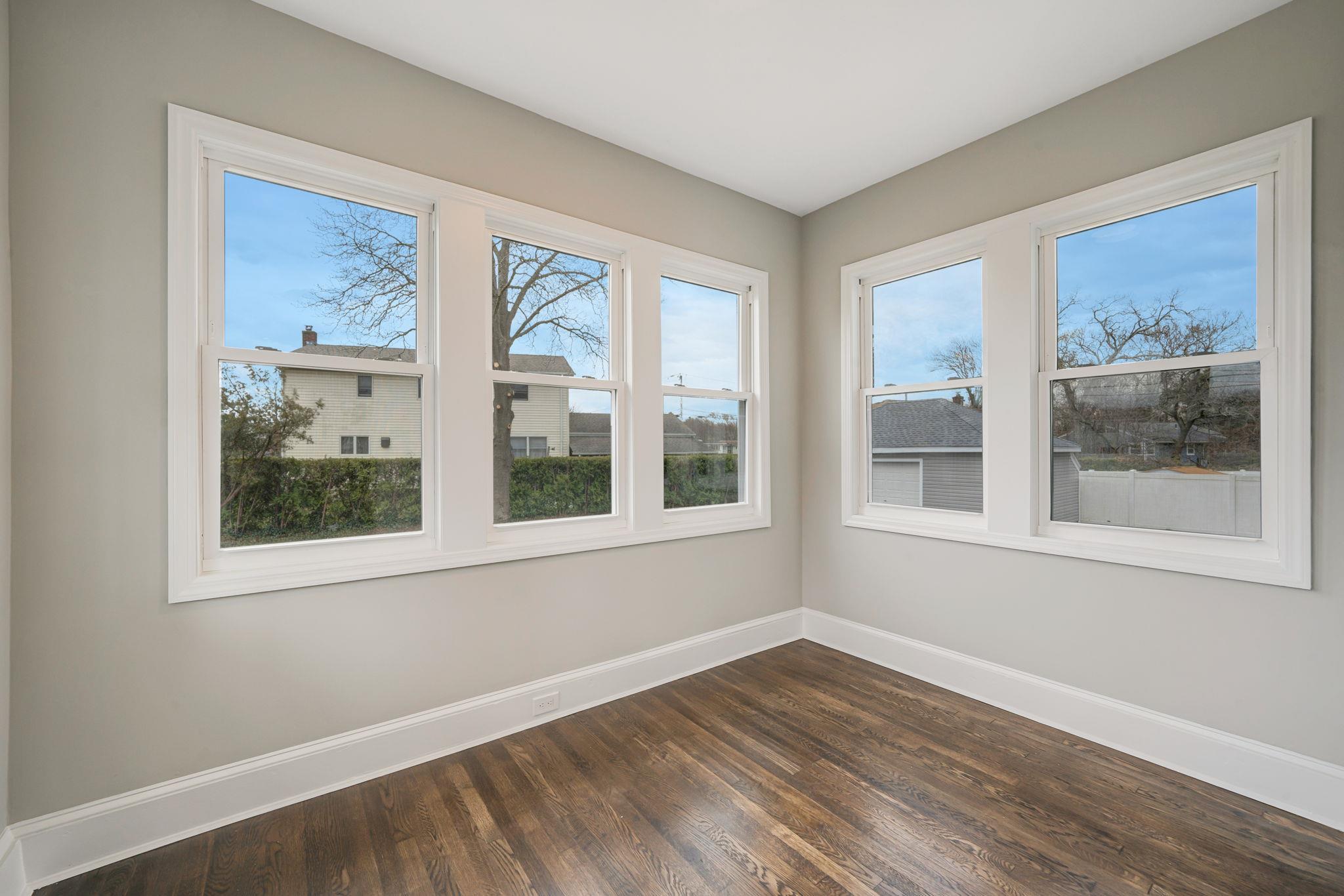 141 Park Avenue, Lindenhurst, New York image 13