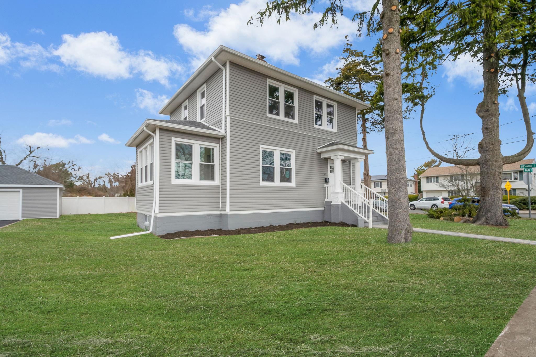141 Park Avenue, Lindenhurst, New York image 2