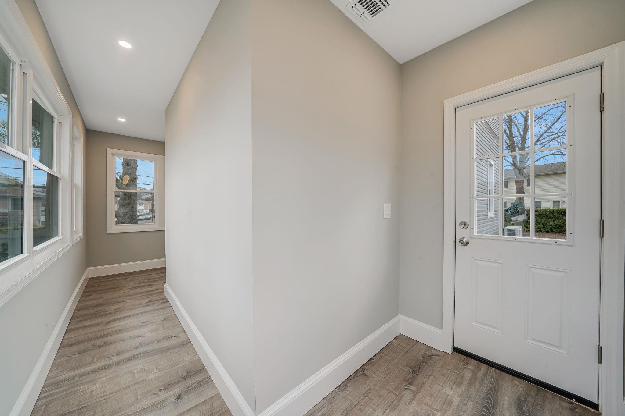 141 Park Avenue, Lindenhurst, New York image 14