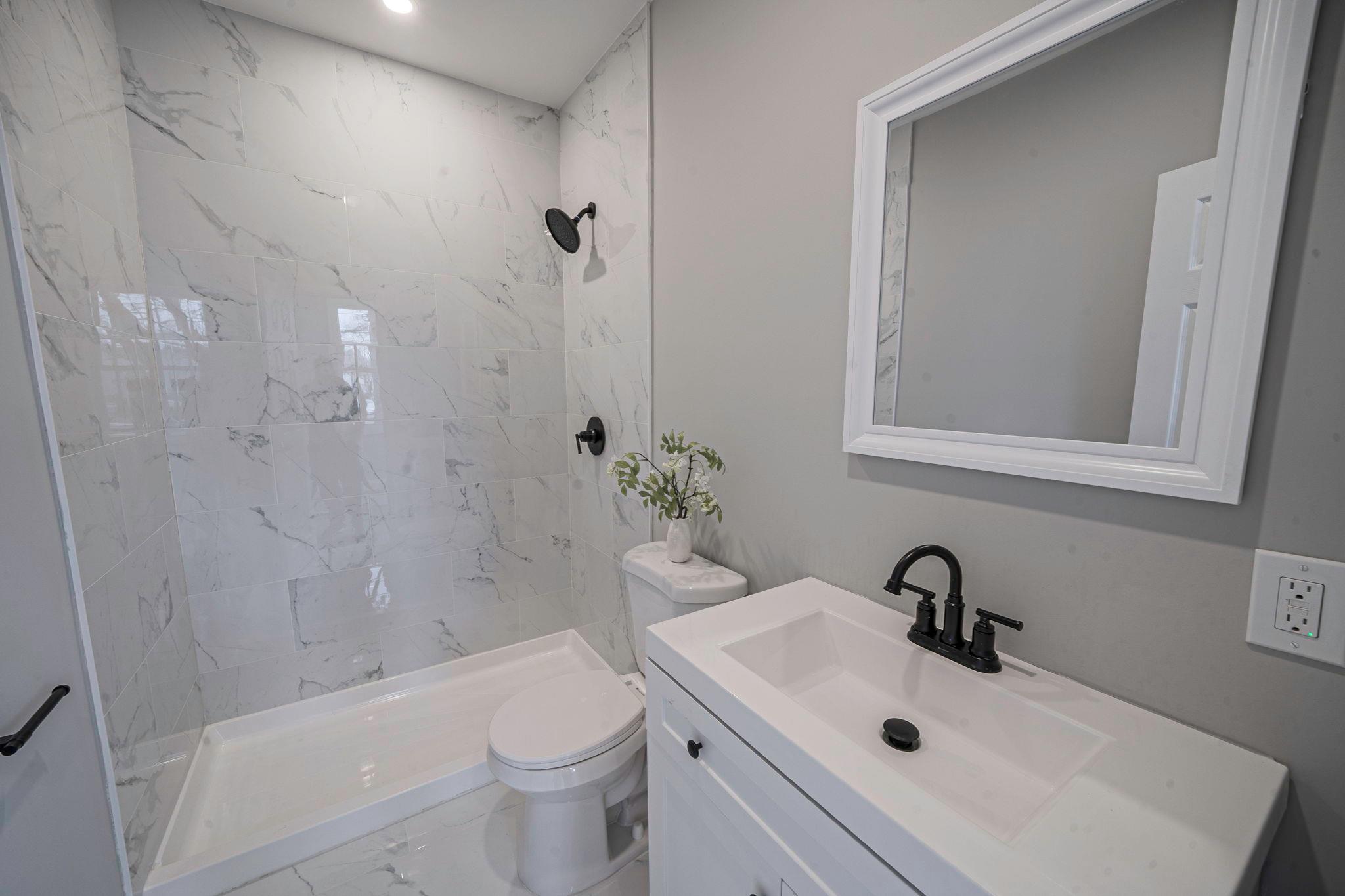 141 Park Avenue, Lindenhurst, New York image 12