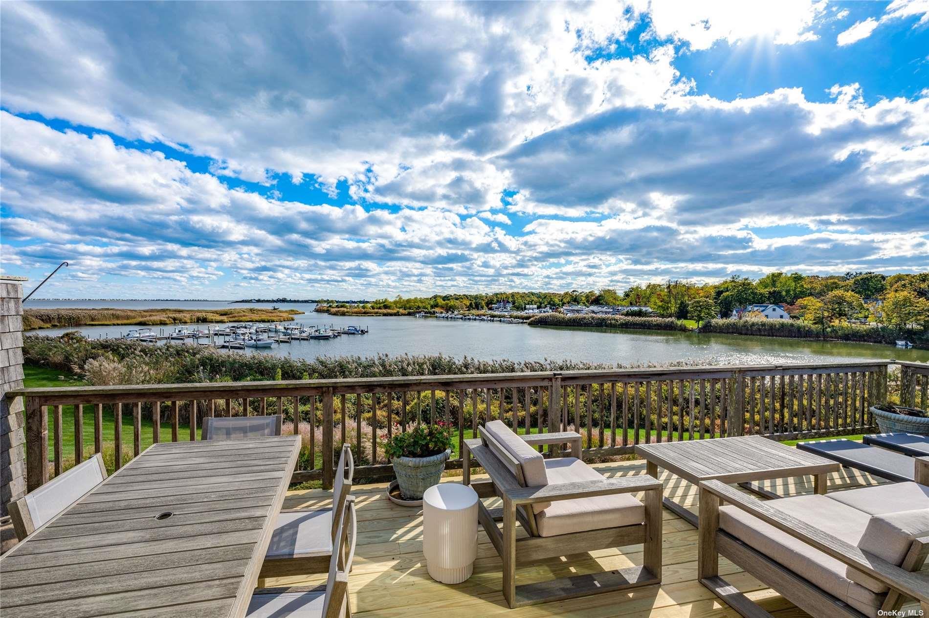 48 Pameeches Path, East Moriches, New York image 1