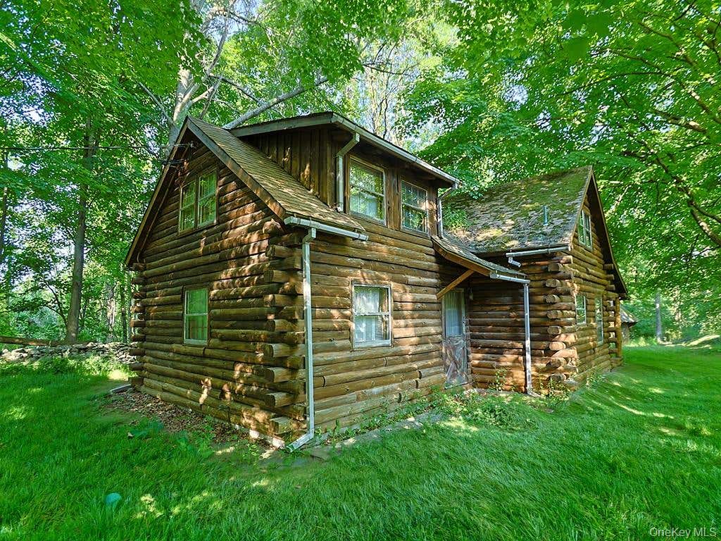Photo of 95 Angola Road, Cornwall, NY 12518 (MLS # 1004913)